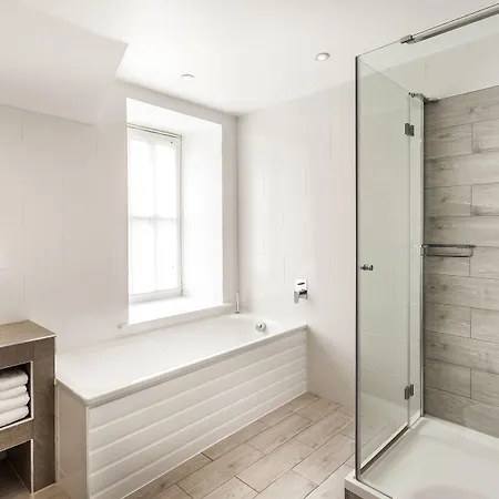 The Daffodil & Ξενοδοχείο Grasmere