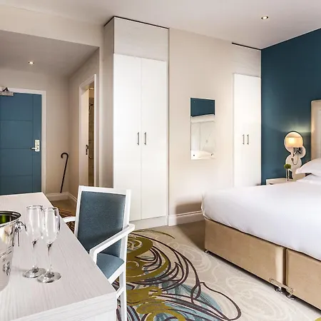 Daffodil Y 4* Grasmere